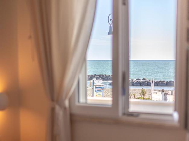 Casa Mira Luxury Sea House Fco Airport Apartment ฟิวมิชีโน ภายนอก รูปภาพ